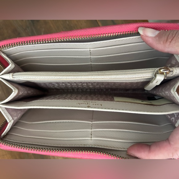 SALE - Kate Spade Wallet - Picture 4 of 4